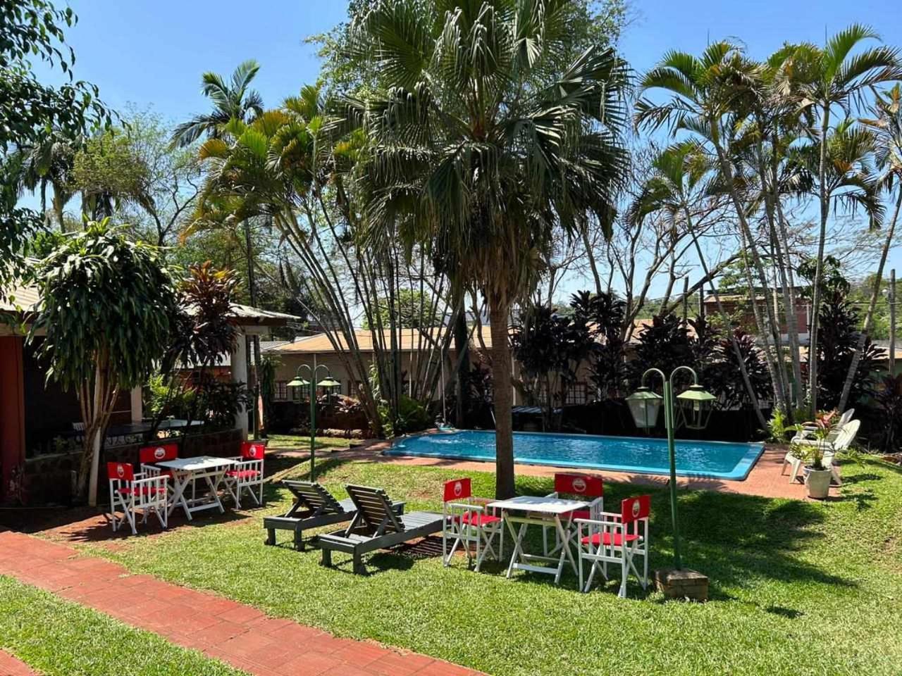 El Guembe Hostel House Puerto Iguazu Exterior photo